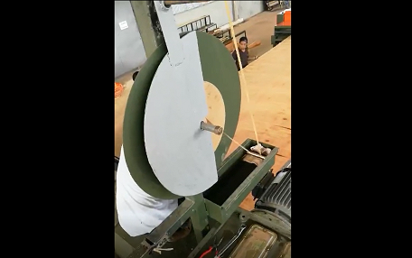 Mesin veneer kayu lapis spindleless 2600mm dengan stiker